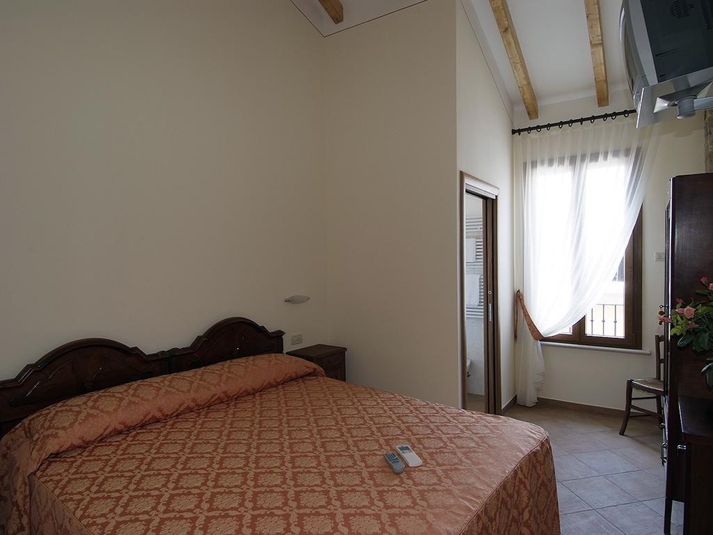 9 Muse Bed And Breakfast Canneto sull'Oglio Pokoj fotografie
